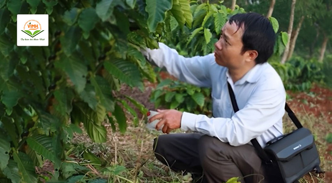 tiến sĩ phạm văn nhạ