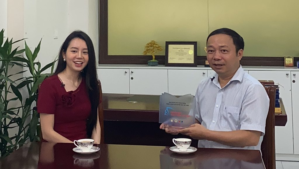Chân Dung Người Việt Hóa Đông Trùng Hạ Thảo - TS Phạm Văn Nhạ 13 người việt hóa đông trùng hạ thảo